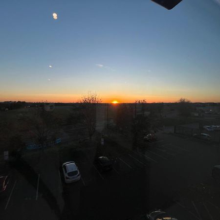 Aeropartment & Aerotel, London Heathrow Airport, Terminal 4, Ev Stations & Cheap Parking On Site! Hillingdon Eksteriør bilde